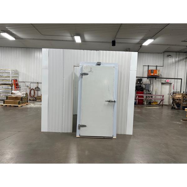 8&#39;9&quot; x 9&#39;11&quot; x 9&#39;4&quot;H Walk-in Cooler