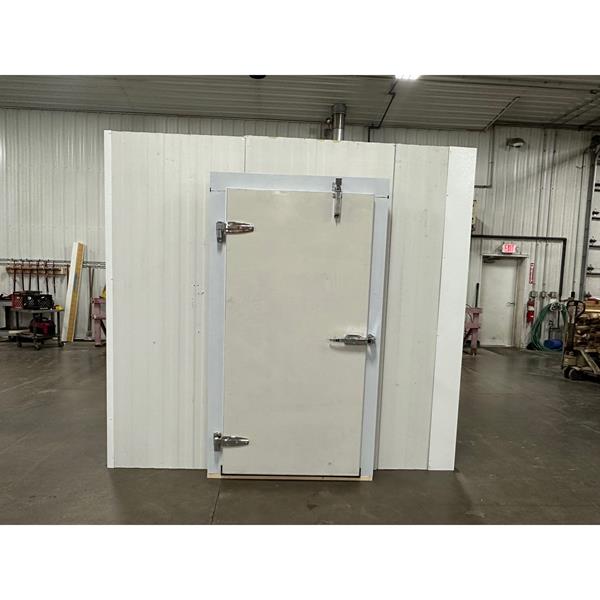 7&#39;2&quot; x 8&#39;8&quot; x 8&#39;6&quot;H Walk-in Cooler