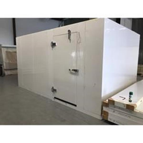 9&#39;10&quot; x 22&#39;10&quot; x 8&#39;H Walk-in Freezer with Floor 