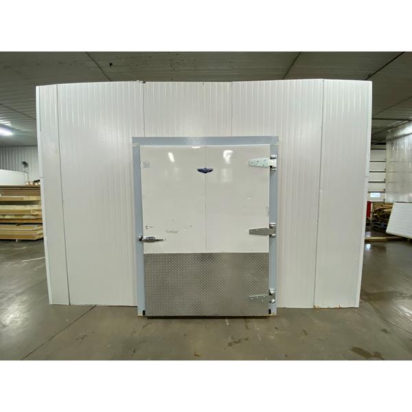 14&#39; x 14&#39;6&quot; x 10&#39;4&quot;H Walk-in Cooler