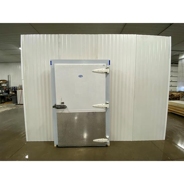 11&#39; x 13&#39;9&quot; x 10&#39;6&quot;H Walk-in Cooler